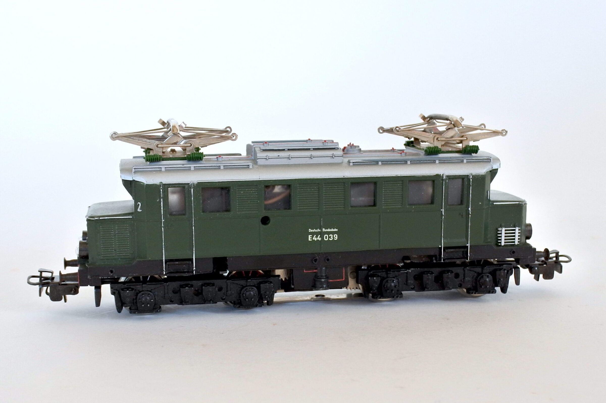 Locomotiva elettrica Marklin 3011 E44 039 H0 della DB Tedesca - 2