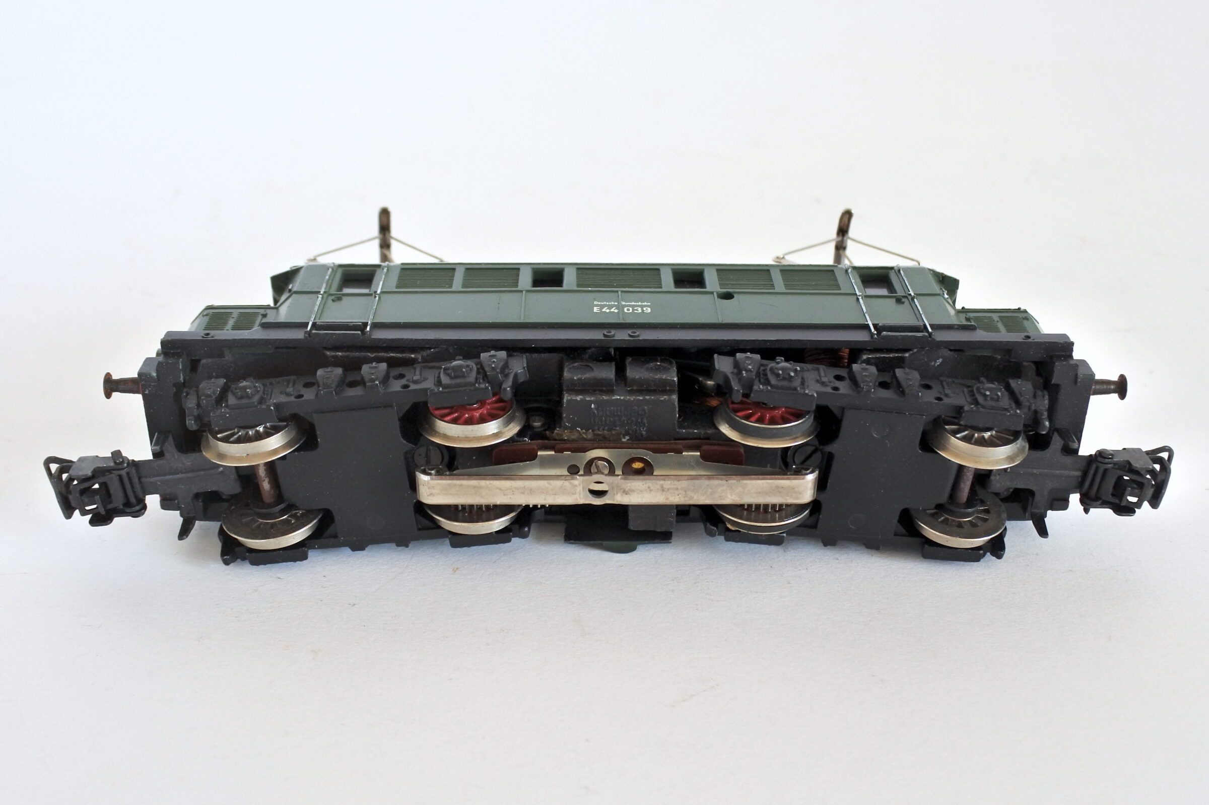 Locomotiva elettrica Marklin 3011 E44 039 H0 della DB Tedesca - 8