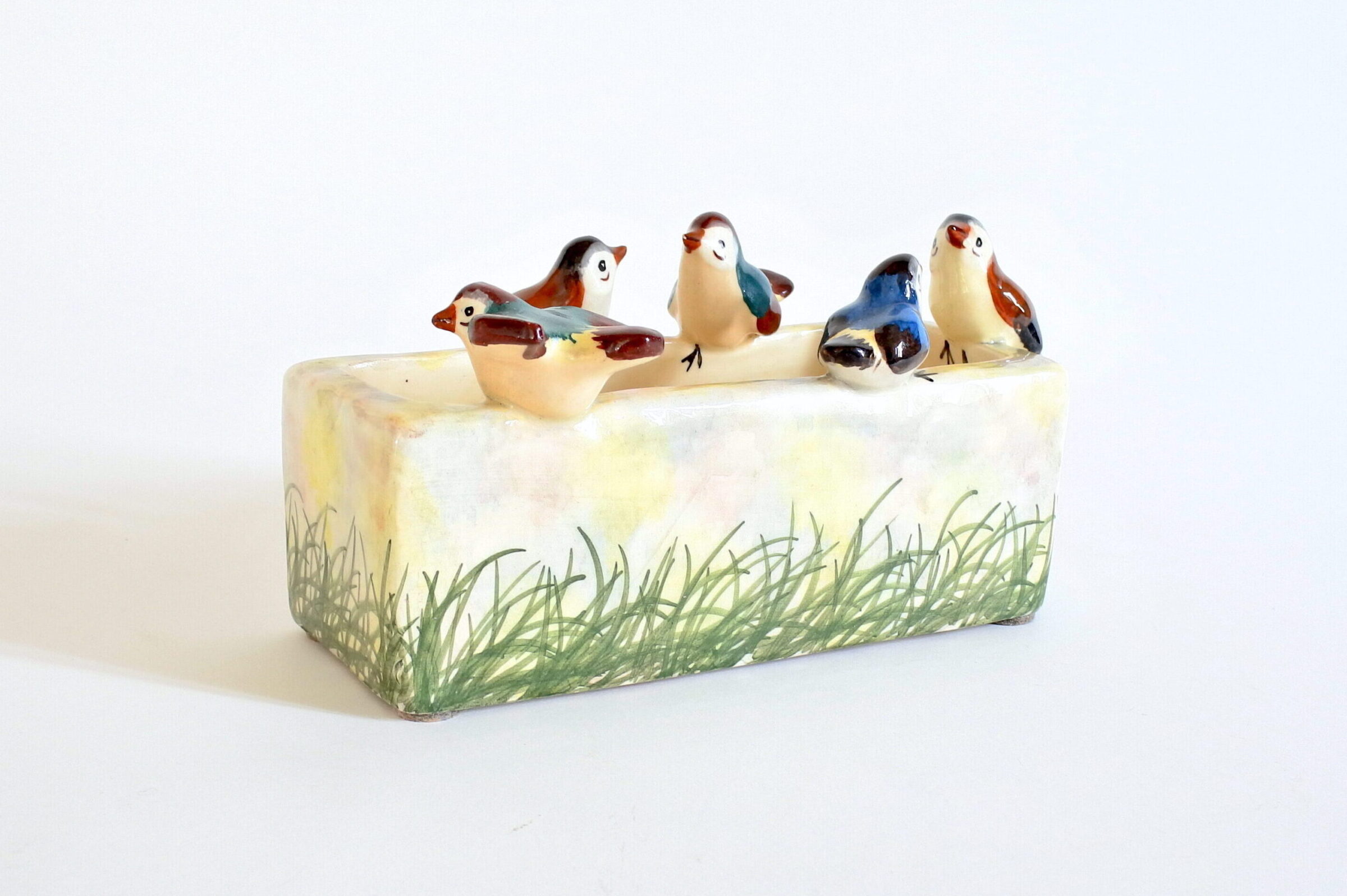 Jardinière Massier in ceramica barbotine a forma di abbeveratoio con 5 uccellini - 4