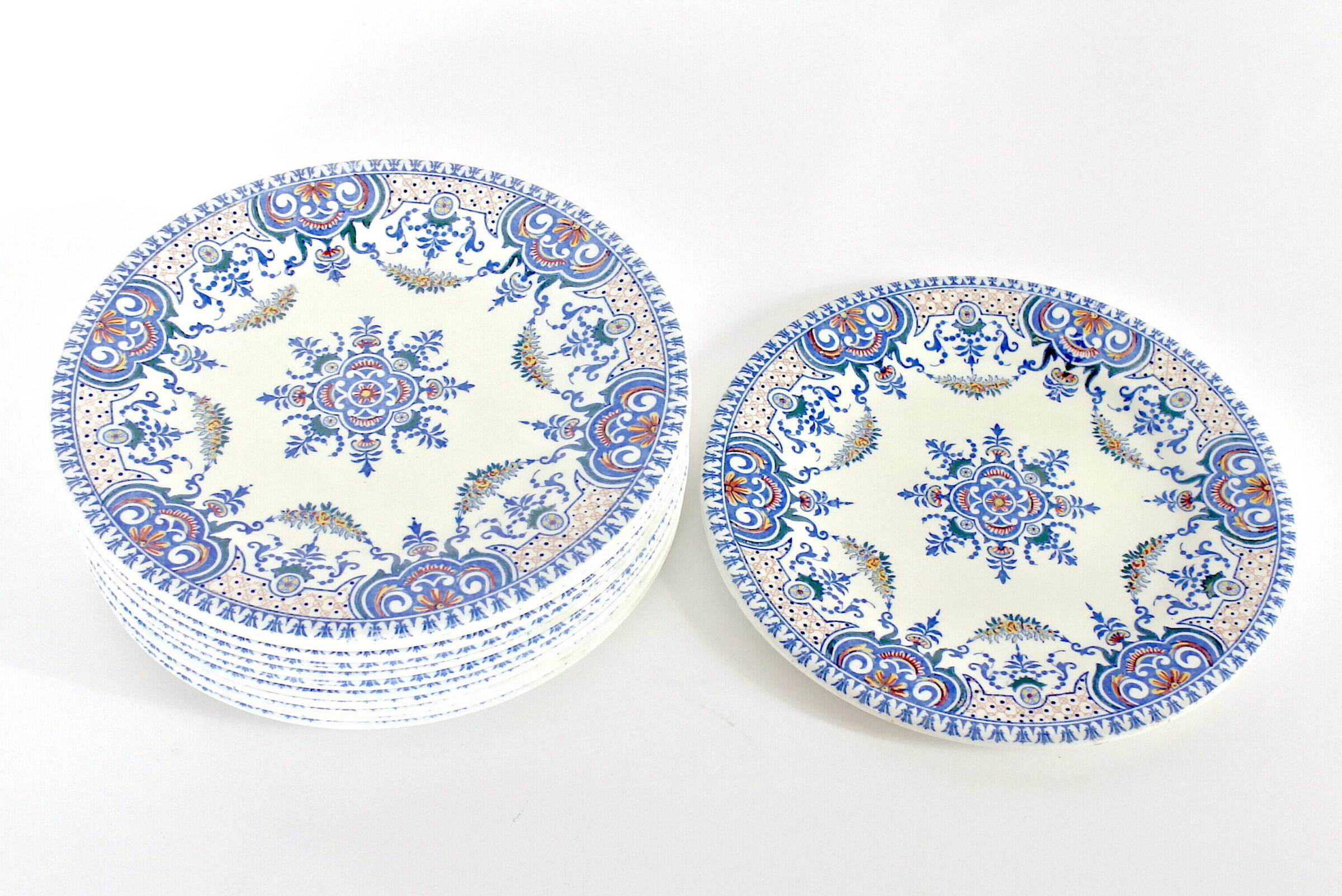 Servizio di piatti antichi in ceramica di Gien con decoro di Rouen - 3