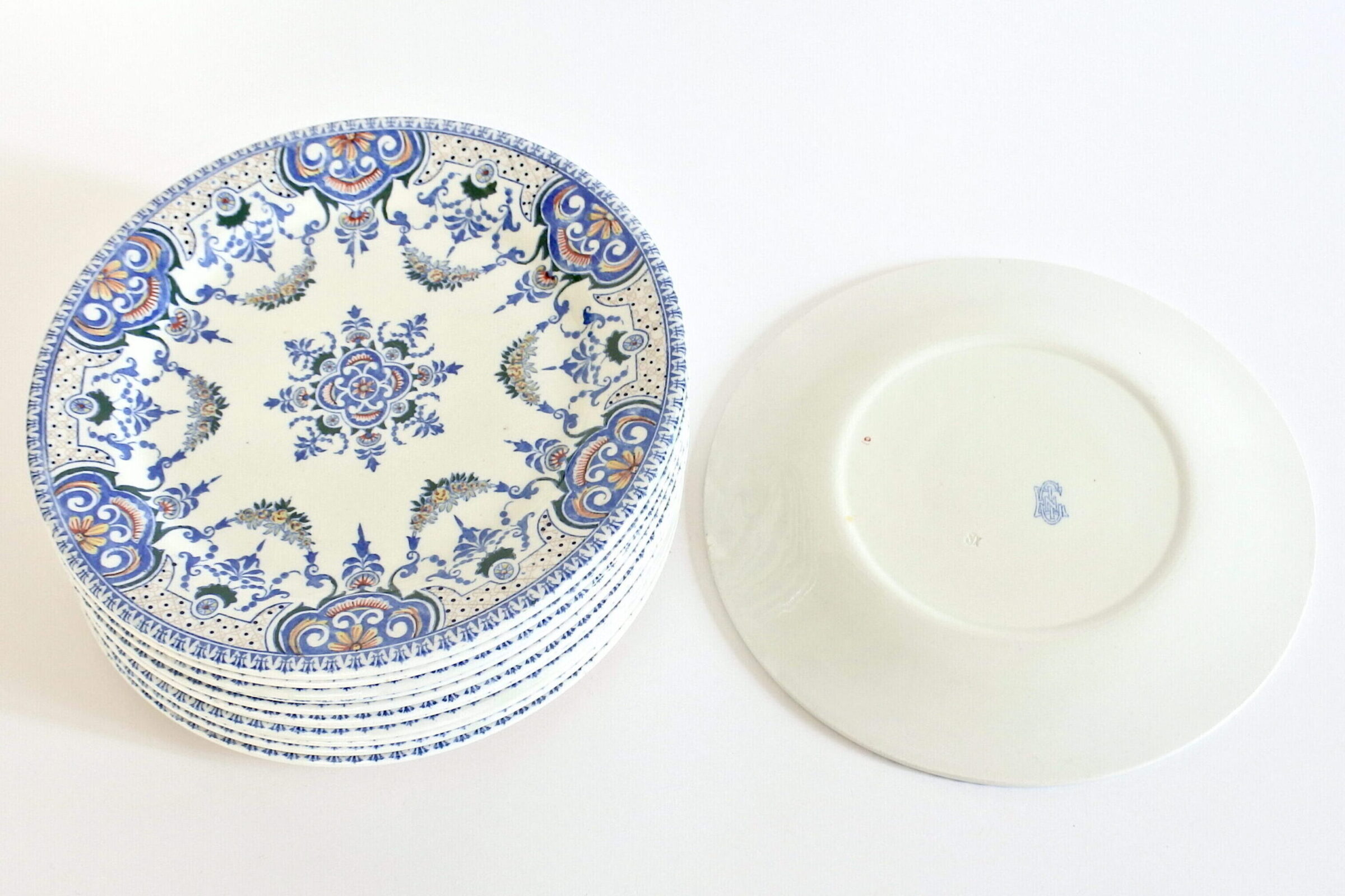Servizio di piatti antichi in ceramica di Gien con decoro di Rouen - 6