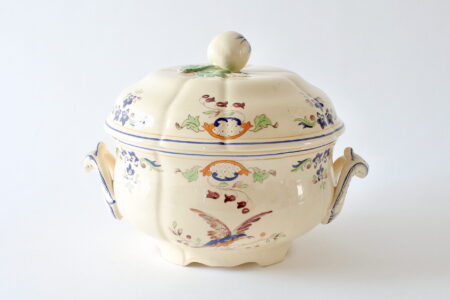Zuppiera in ceramica di Longchamp con uccellini e fiori