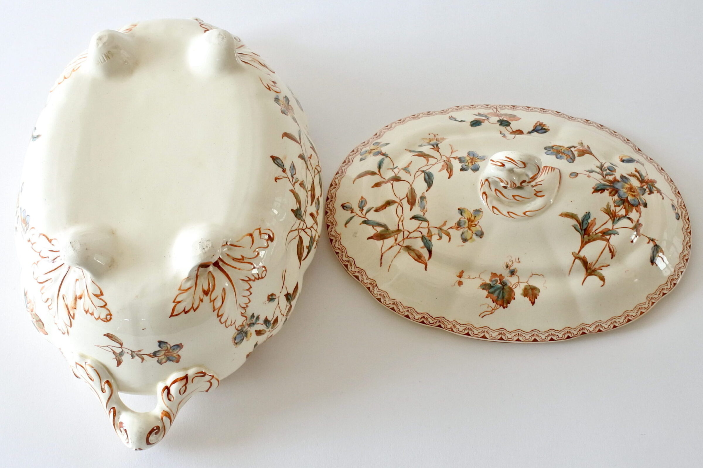 Zuppiera in ceramica di Salins con fiori e greca marrone - 4
