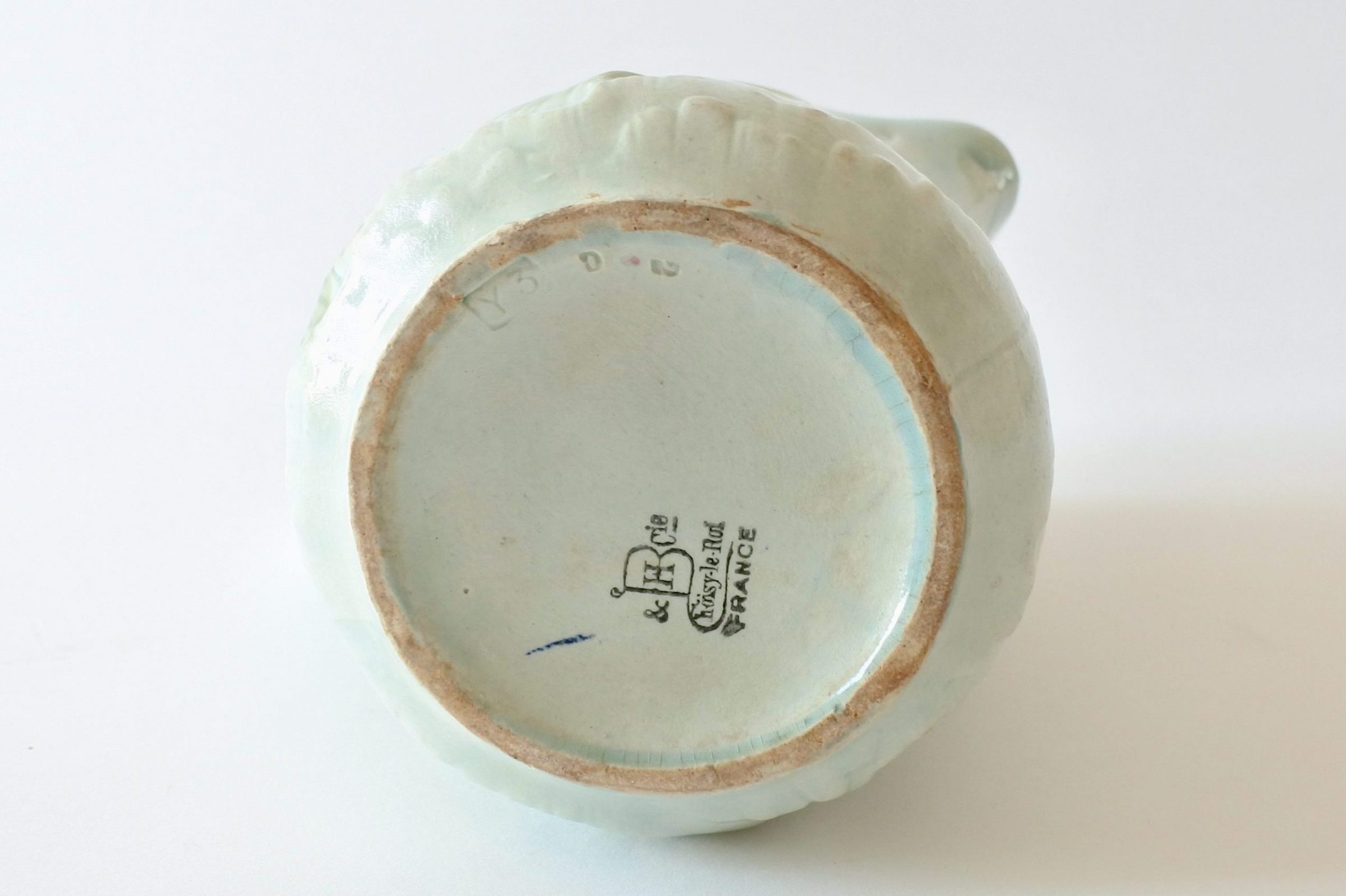 Brocca in ceramica barbotine di Choisy le Roi con iris - 7