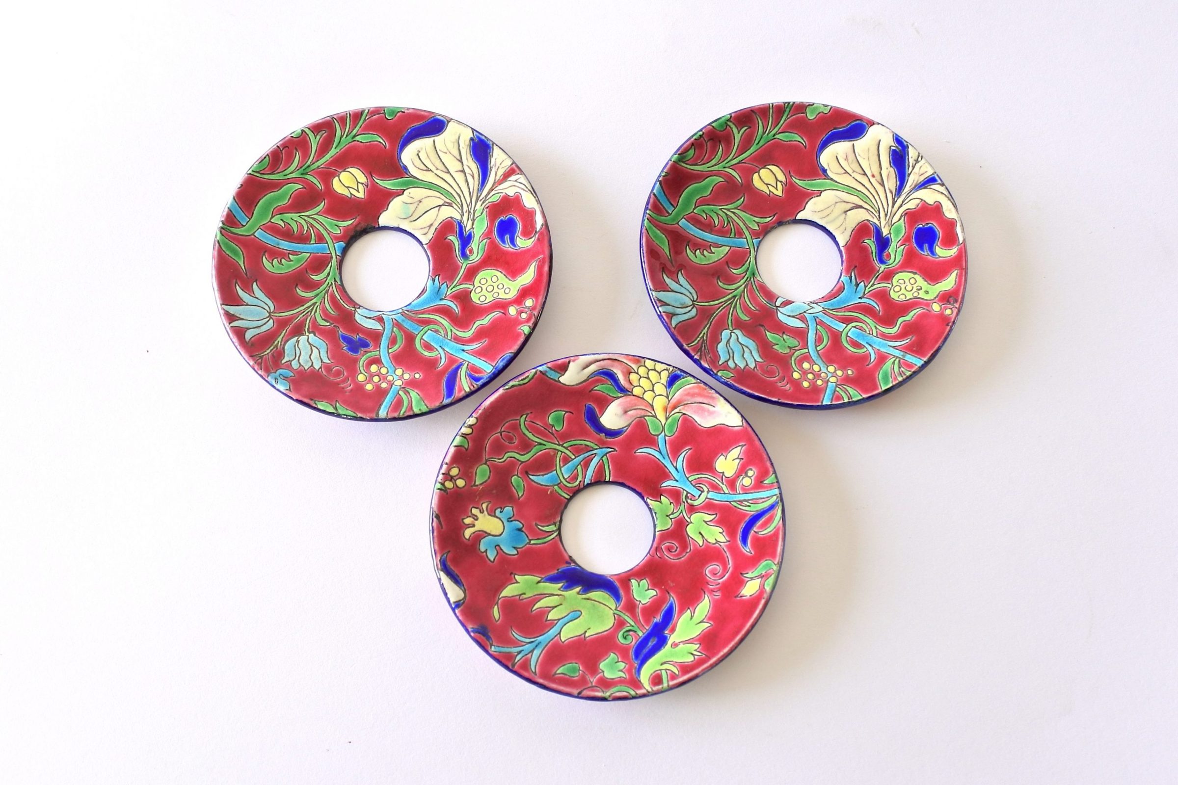 3 bobeches raccoglicera in ceramica di Longwy decorate a smalto con fiori
