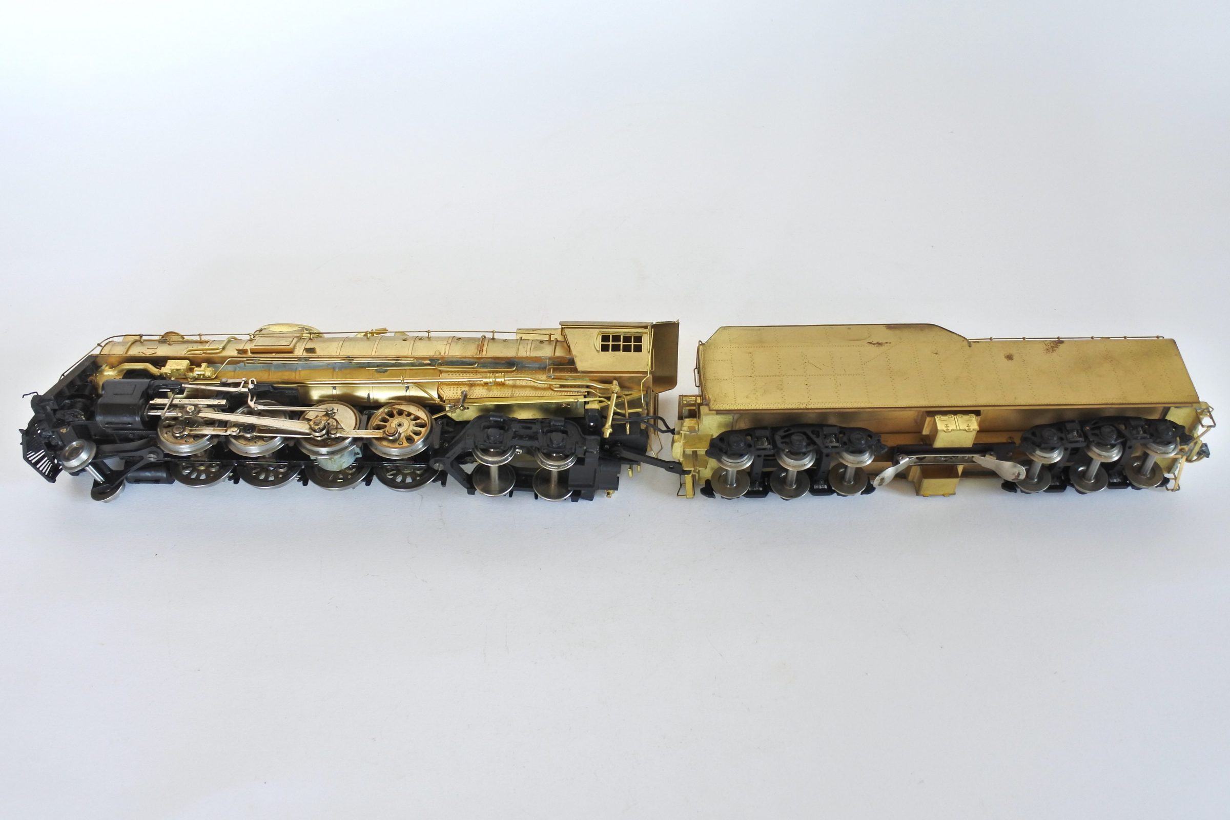 Locomotiva a vapore in ottone con tender KTM 2-8-4 Berkshier scala 0 - 8