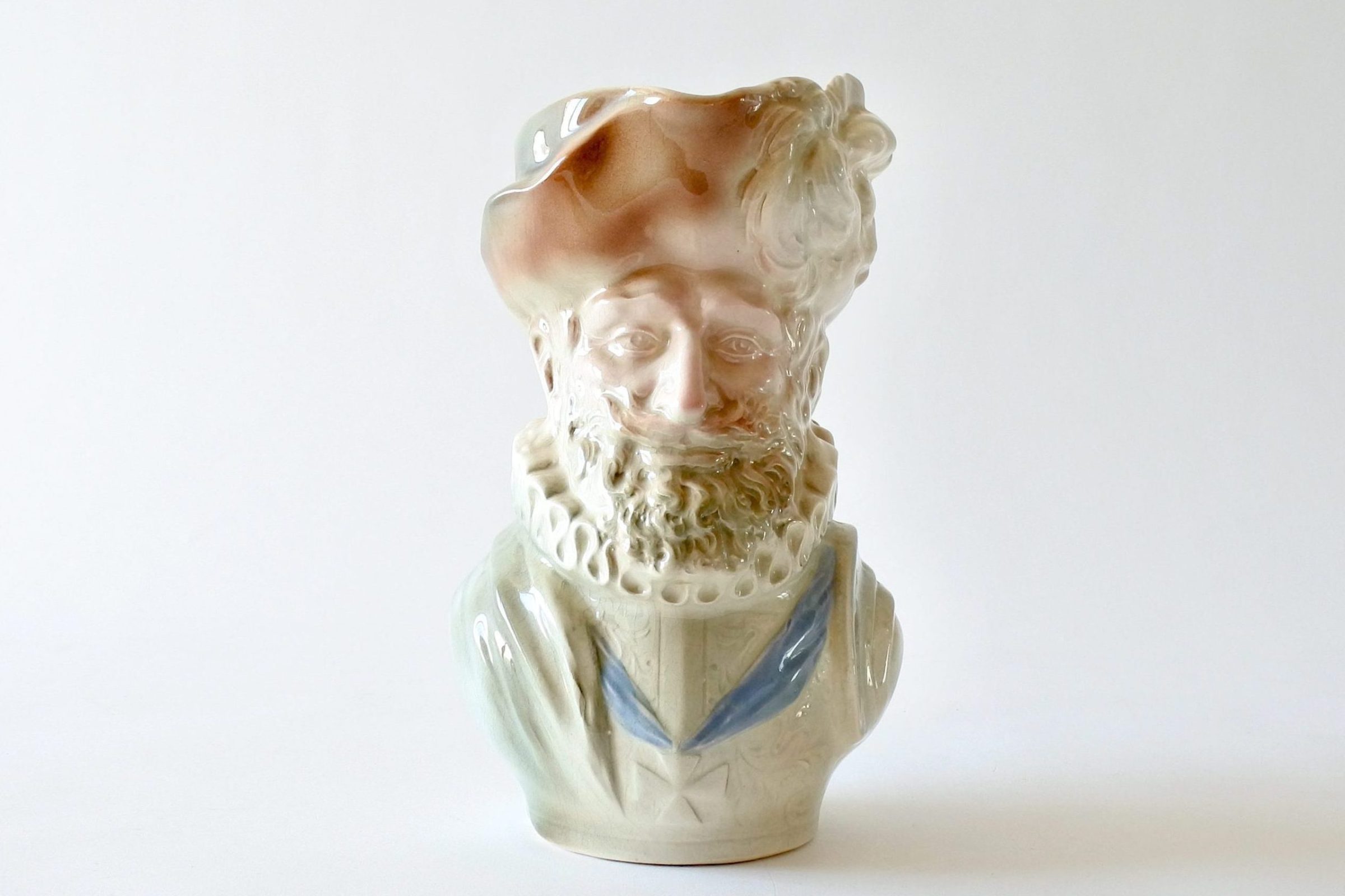 Brocca in ceramica barbotine rappresentante busto del re Enrico IV° - 5