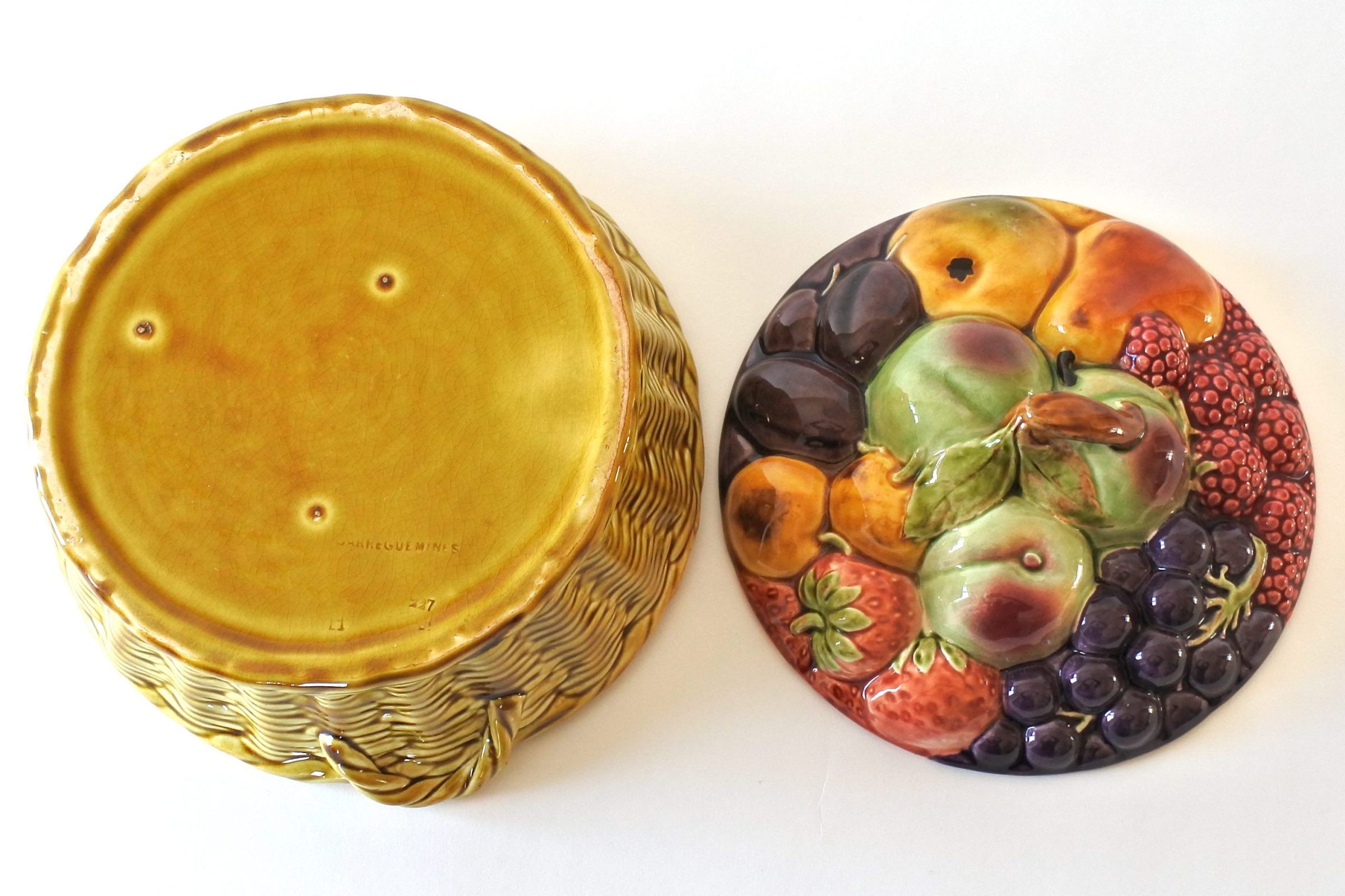 Biscottiera in ceramica barbotine a forma di cestino con frutta in rilievo - 6