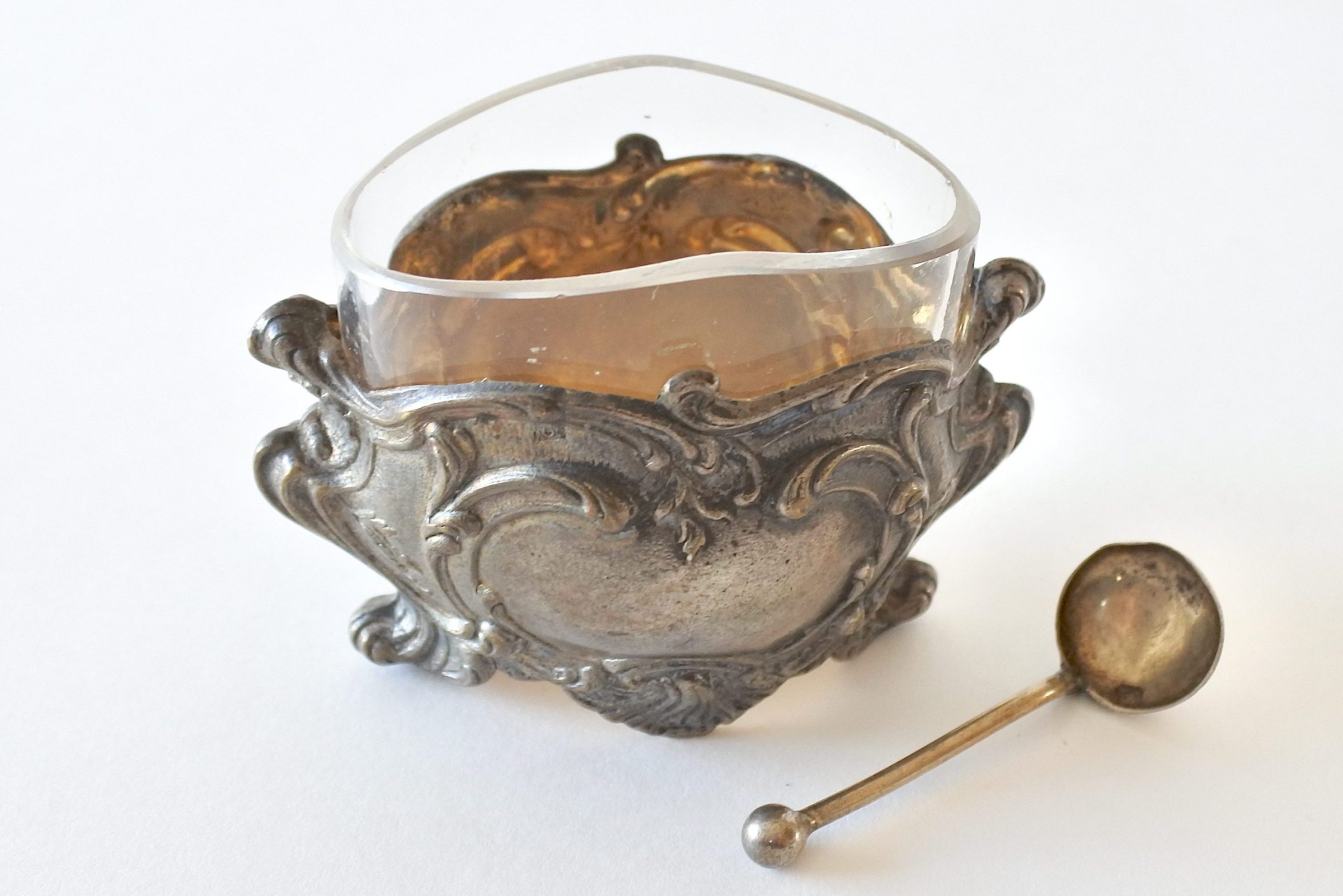 Porta sale in argento vetro e vermeil in stile barocco con decoro a sbalzo - 7