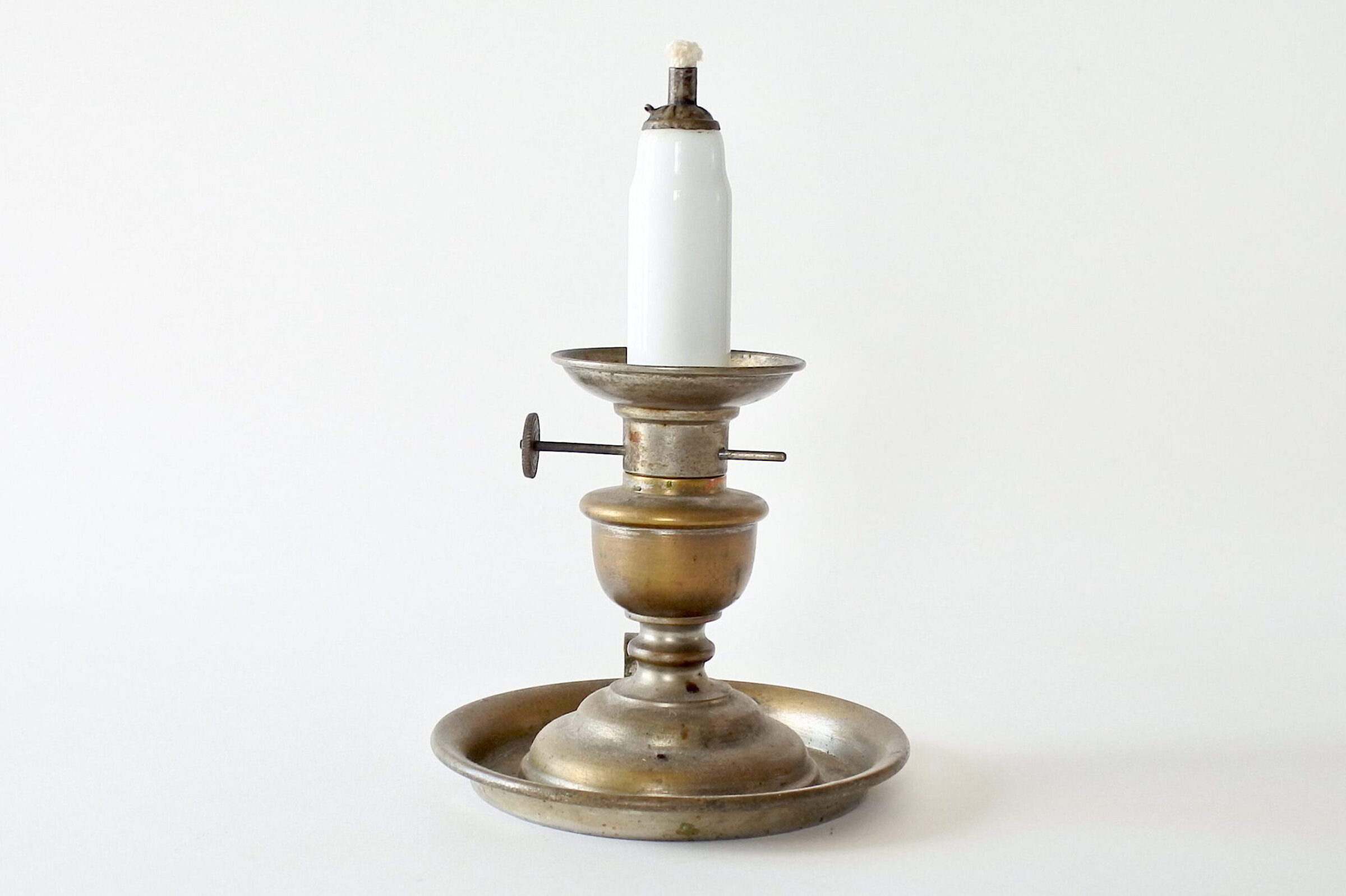 Lume a petrolio in ottone a forma di bugia con candela in ceramica - 3