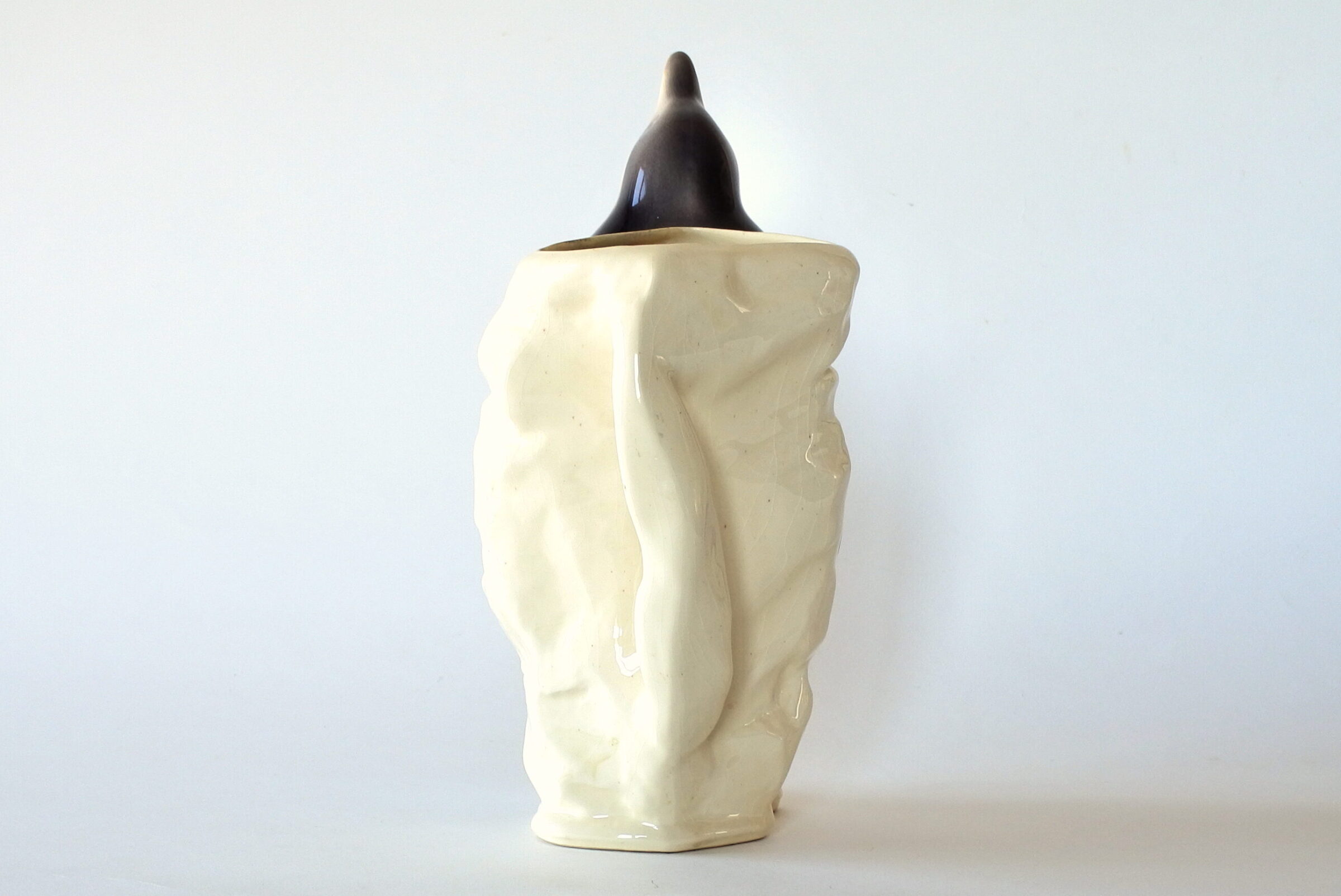 Brocca in ceramica barbotine a forma di pinguino con iceberg - 3