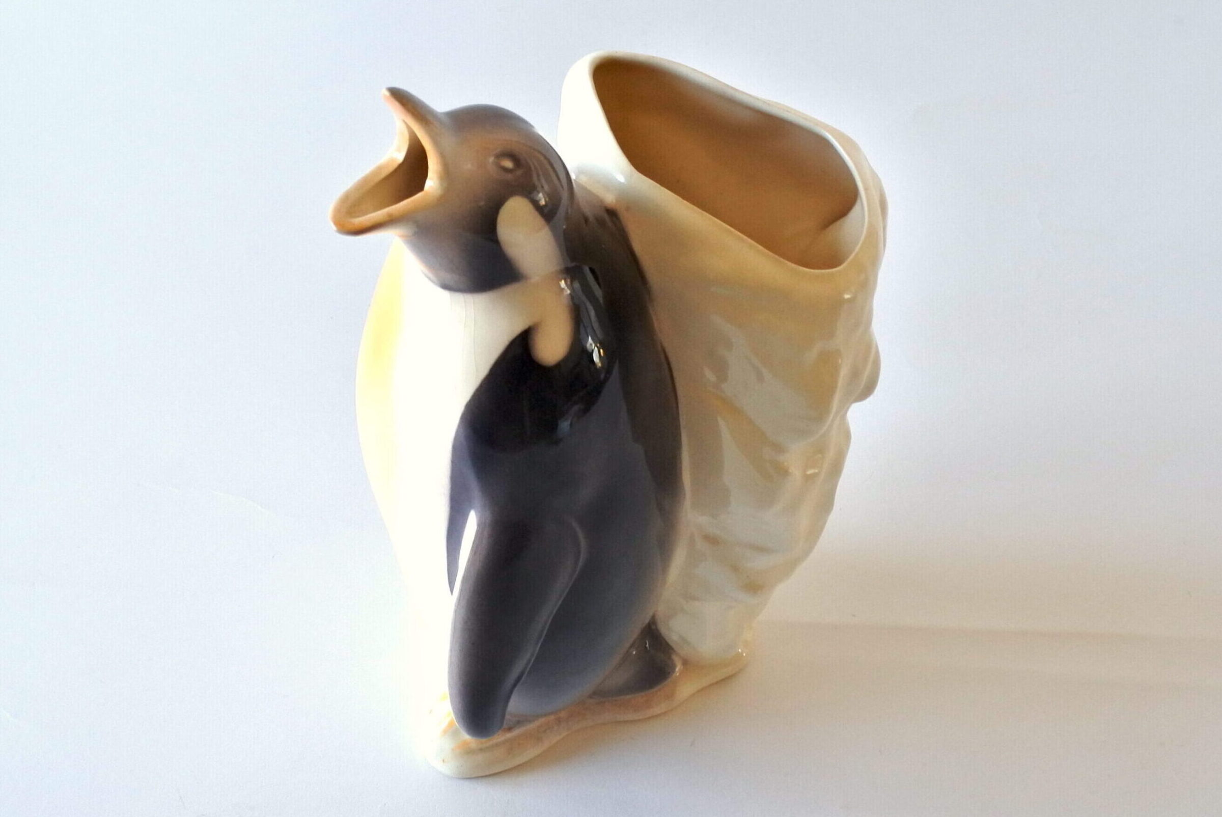 Brocca in ceramica barbotine a forma di pinguino con iceberg - 6