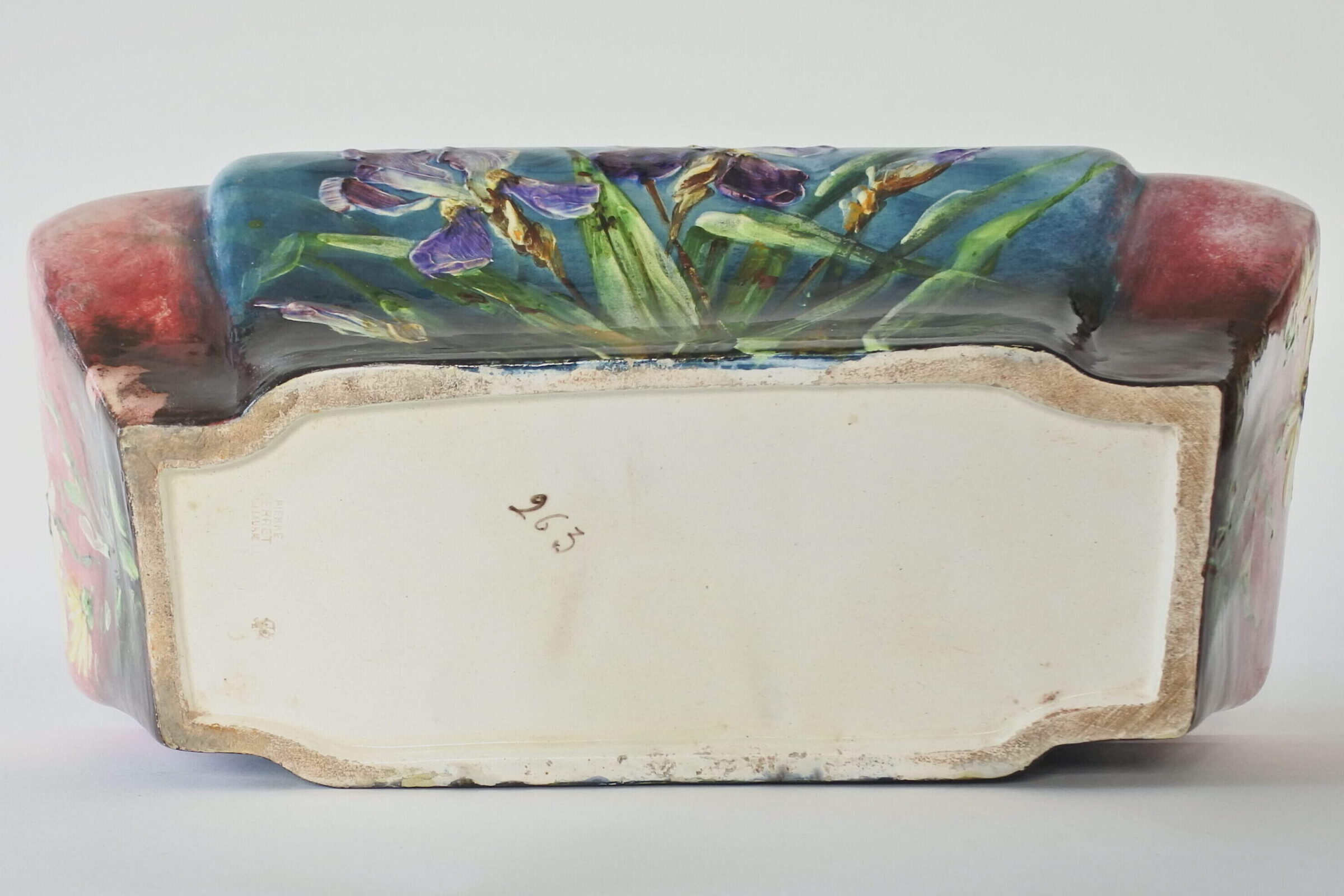 Jardinière Massier in ceramica barbotine con iris e margherite - 5