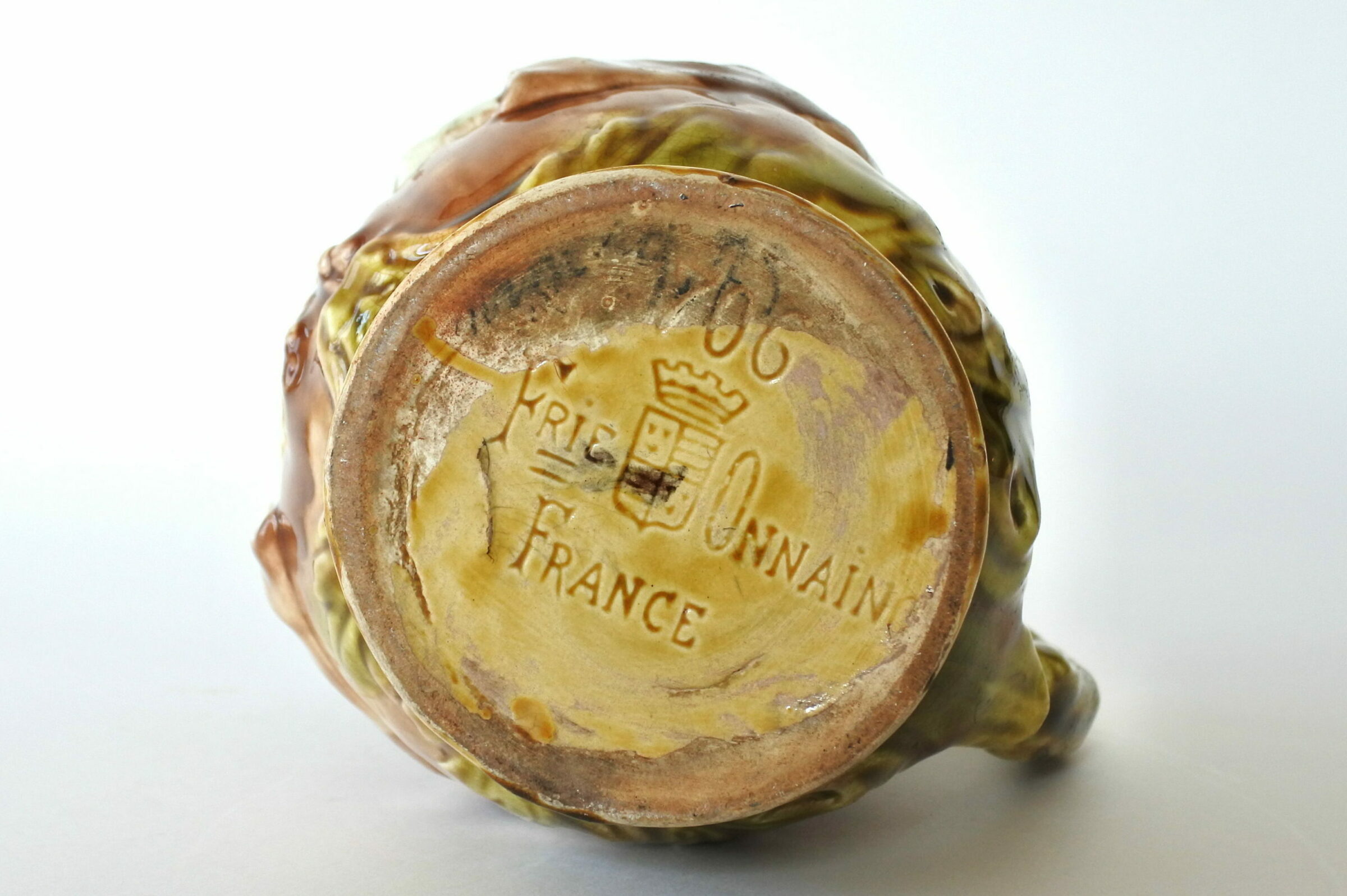 Brocca Onnaing in ceramica barbotine a forma di monaco - 7