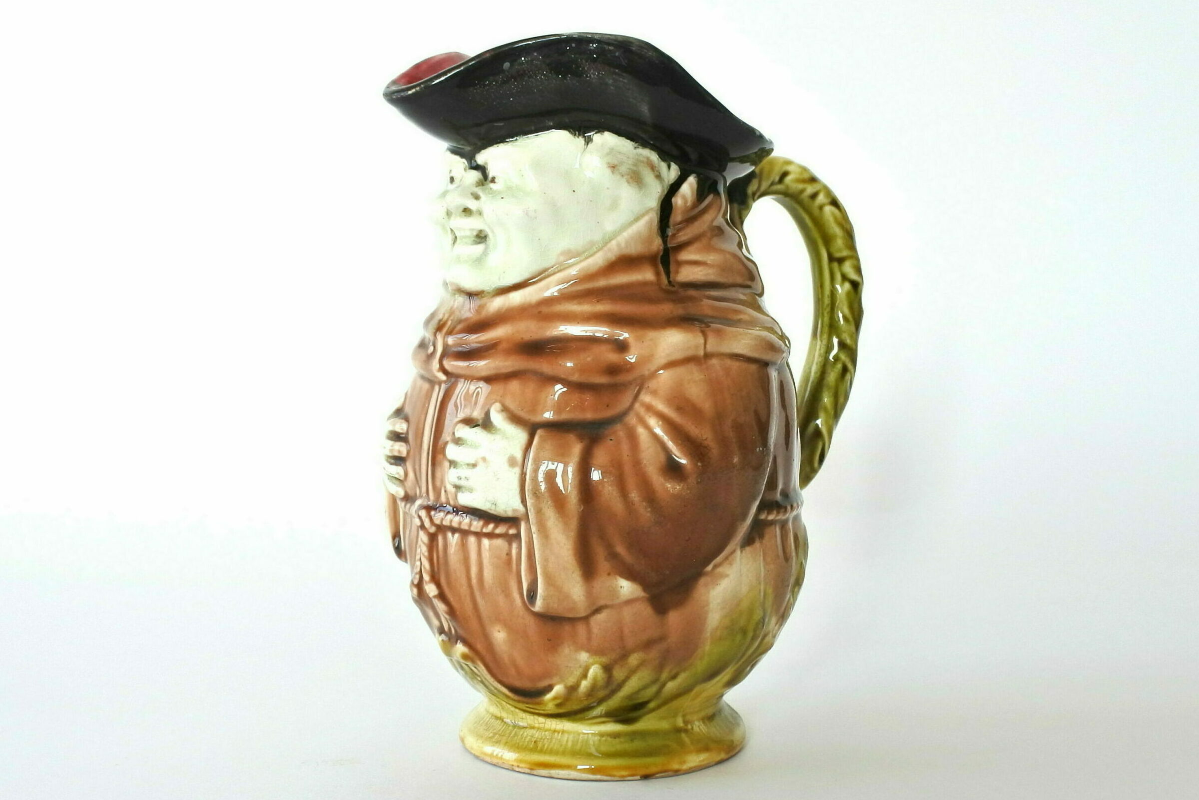 Brocca Onnaing in ceramica barbotine a forma di monaco