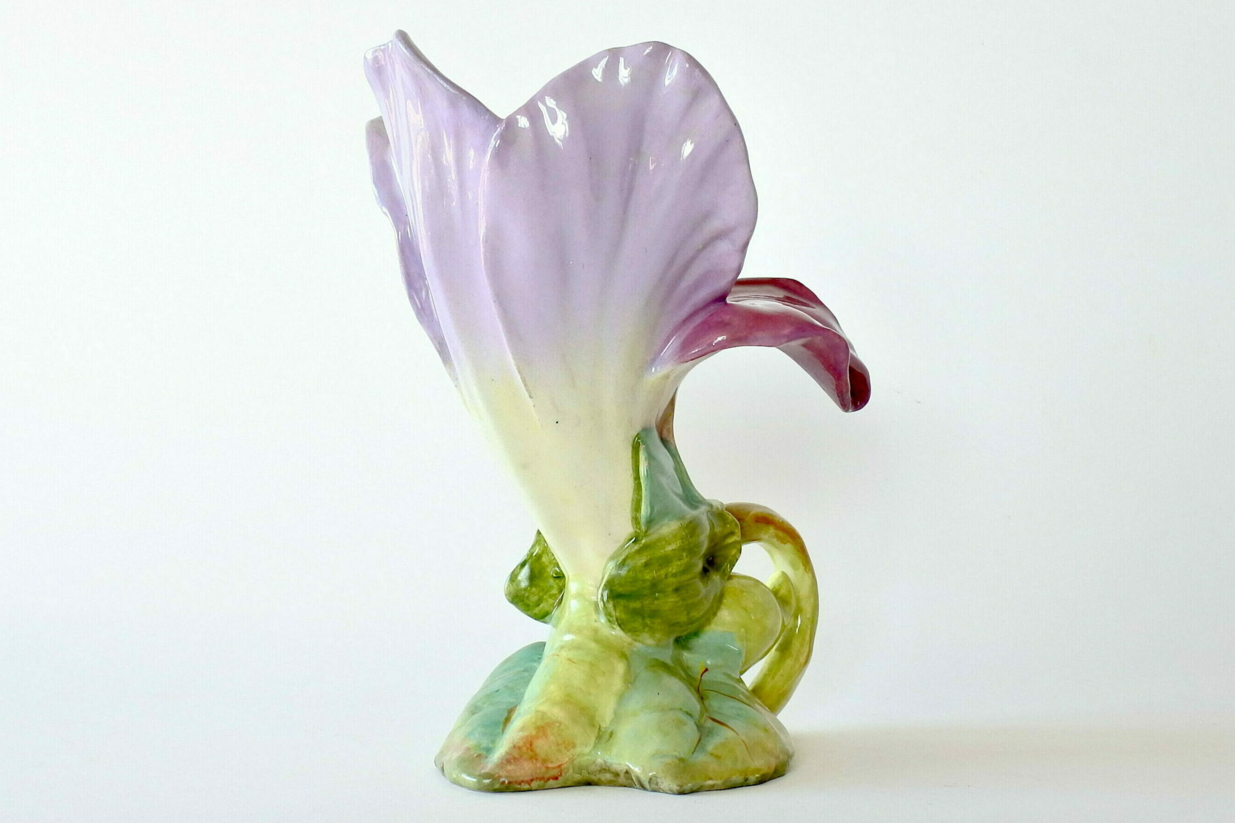 Vaso Massier in ceramica barbotine a forma di fiore viola
