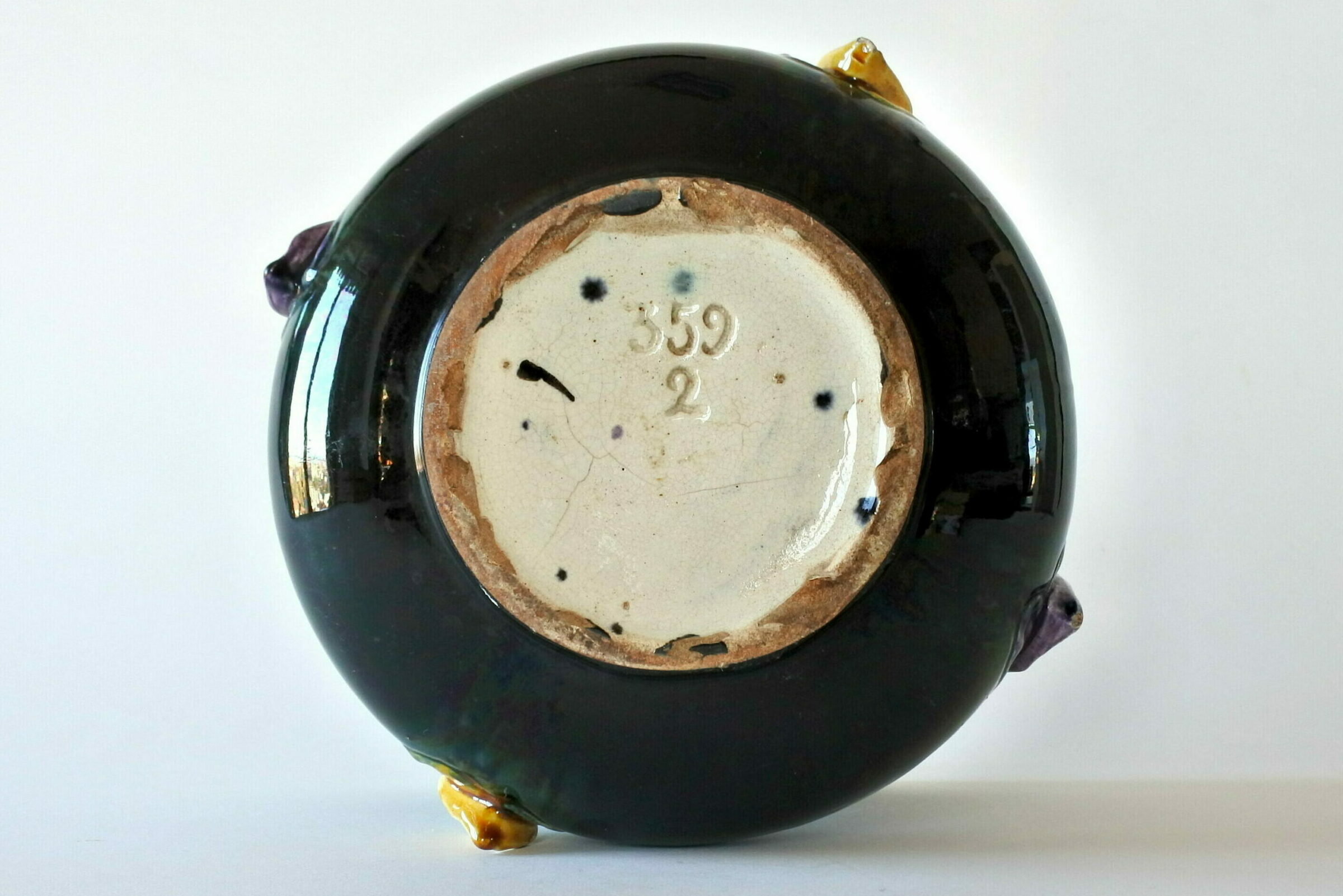 Cache pot Orchies in ceramica barbotine con iris viola e gialli - 6