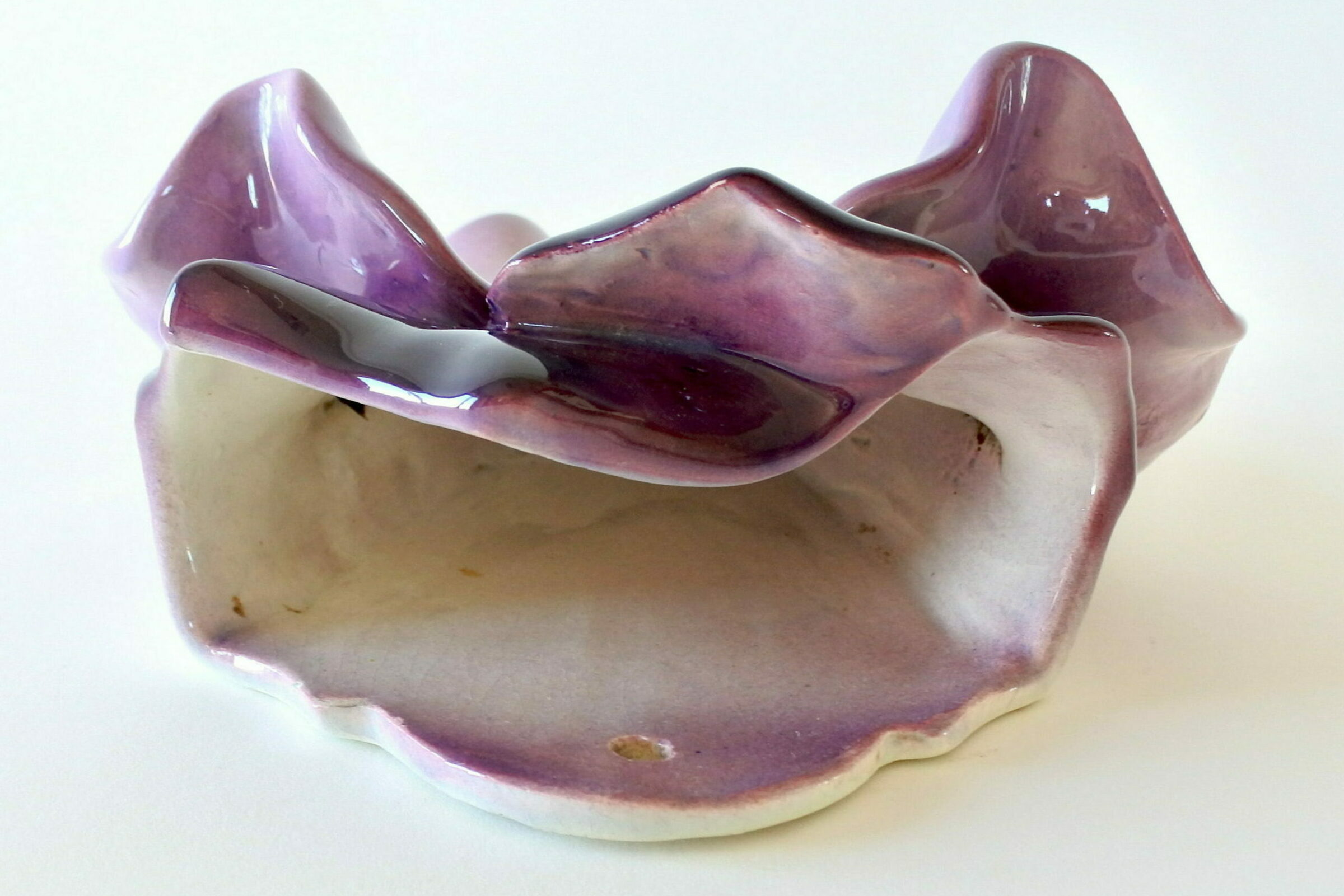 Portafiori da parete in ceramica barbotine con viola del pensiero - 3