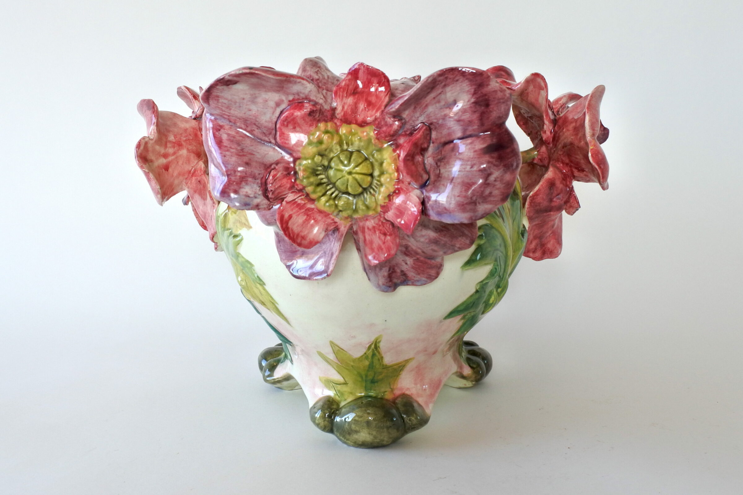 Jardiniere Massier in ceramica barbotine con 4 anemoni in rilievo - 7