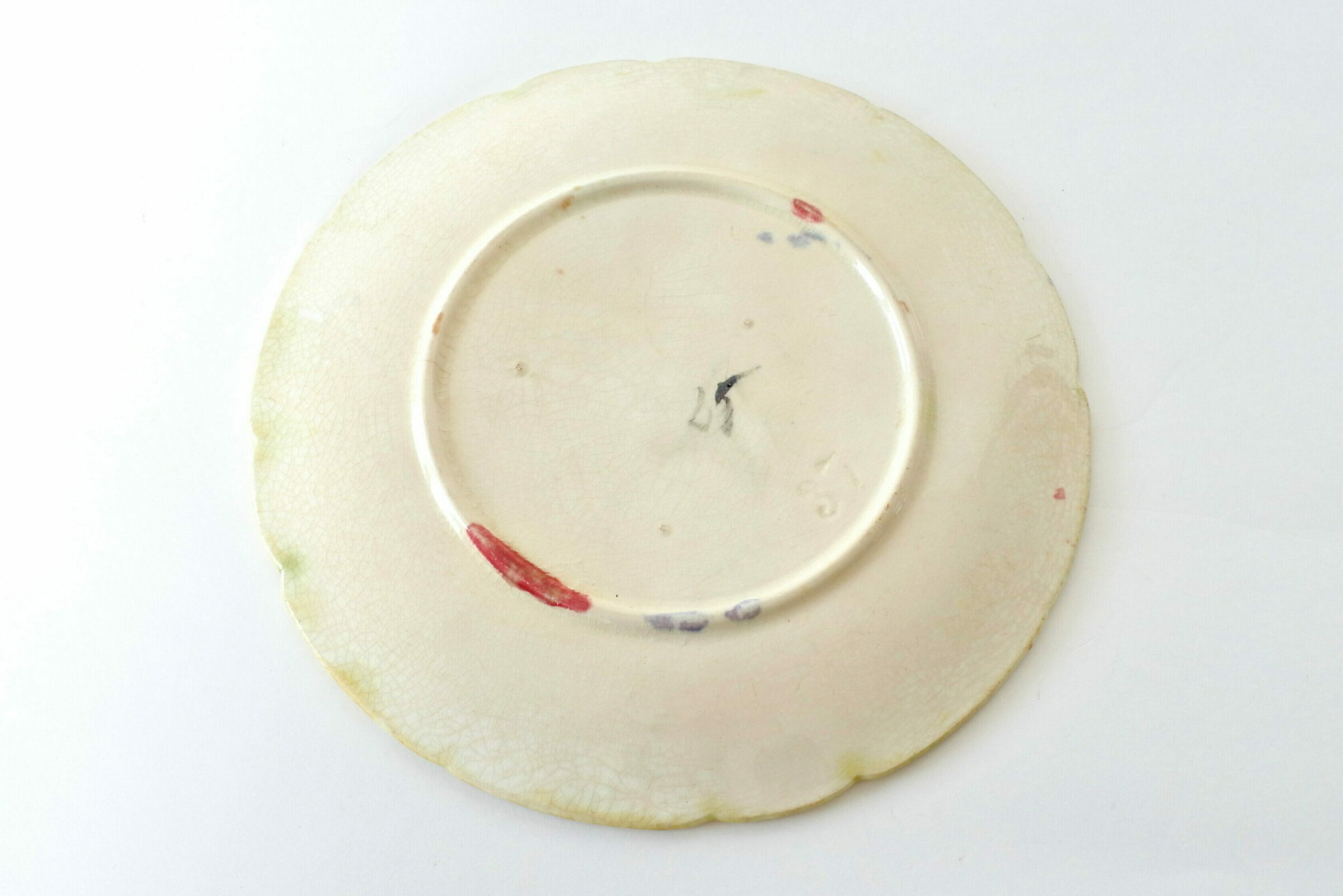 Piatto Orchies in ceramica barbotine con uva e foglie di vite - 2