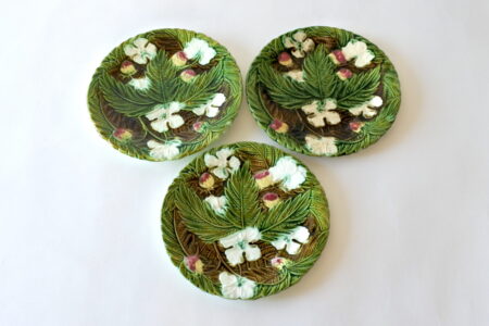 3 piatti Orchies in ceramica barbotine con fiori fragole e foglie