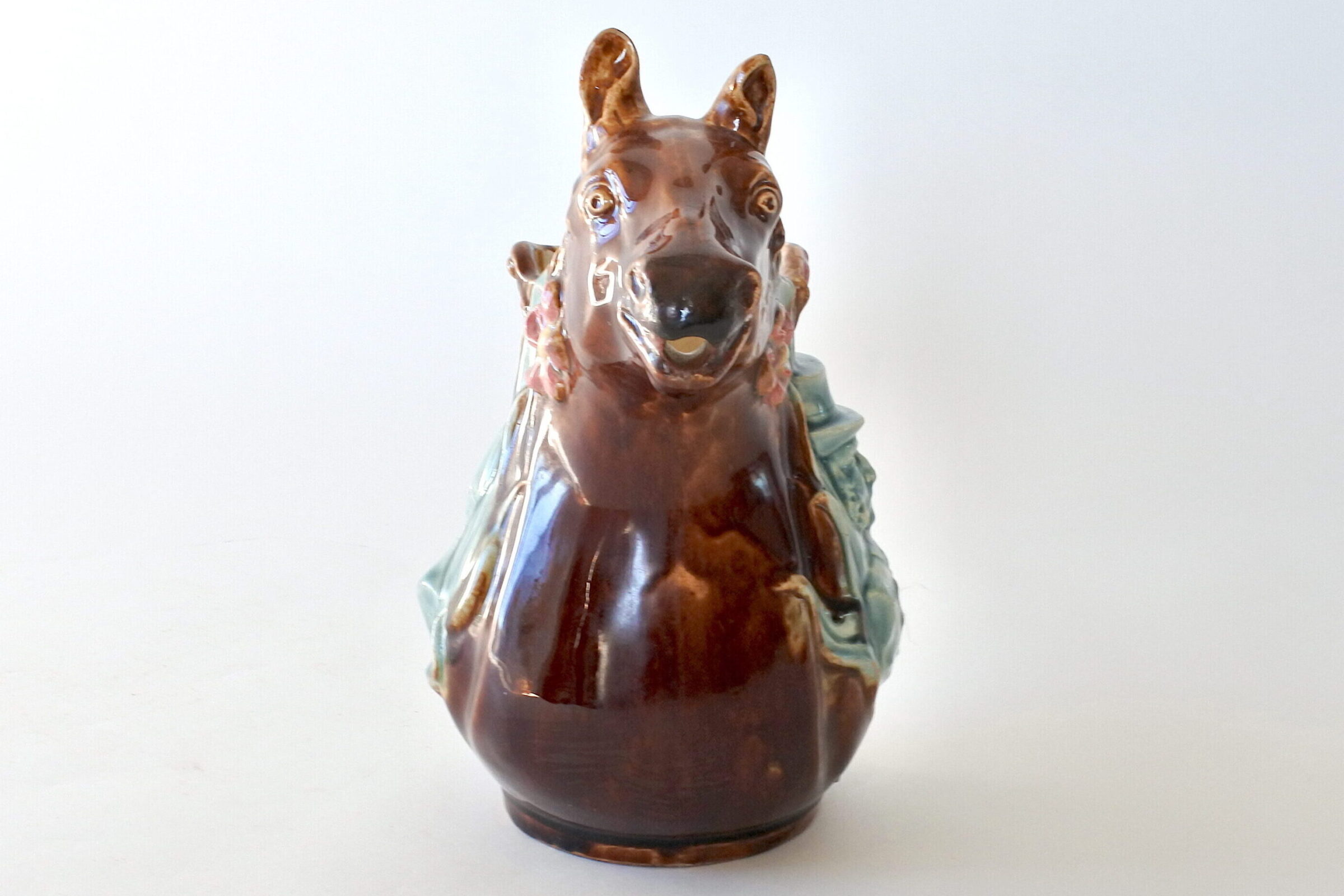 Brocca in ceramica barbotine a forma di testa di cavallo con fiori - 5