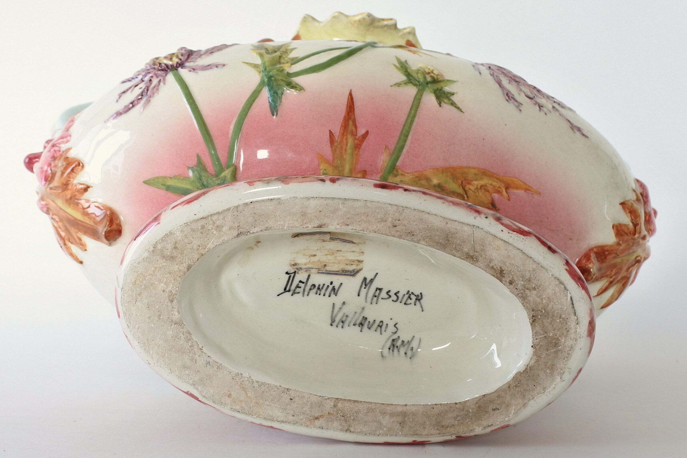 Jardiniere Massier in ceramica barbotine con fiori di cardo e manici - 8
