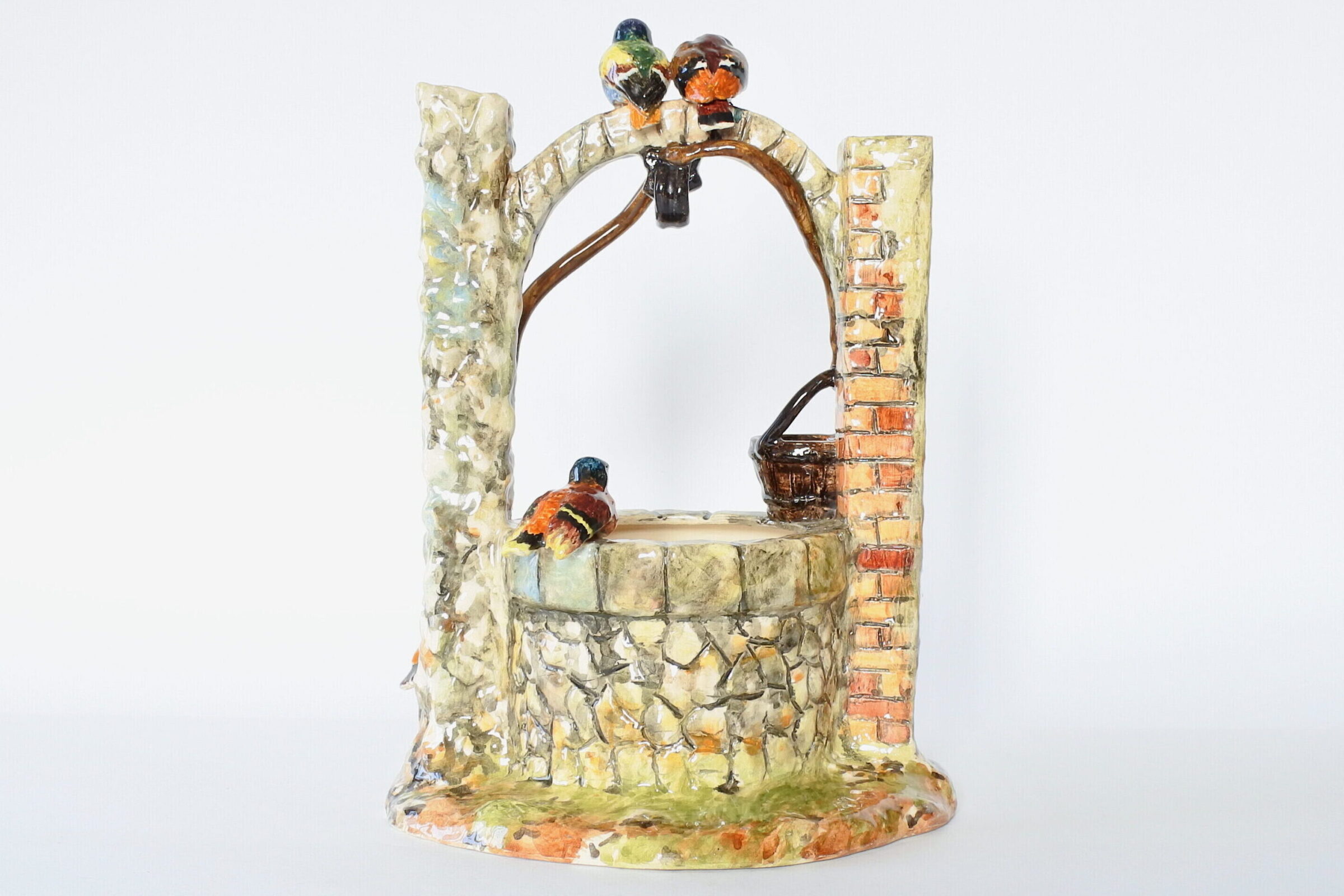 Vaso portafiori in ceramica barbotine a forma di pozzo con uccellini - 3