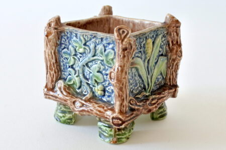 Piccolo cache pot quadrato in ceramica barbotine