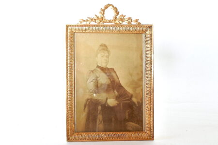 Cornice portafoto in bronzo dorato finemente cesellata