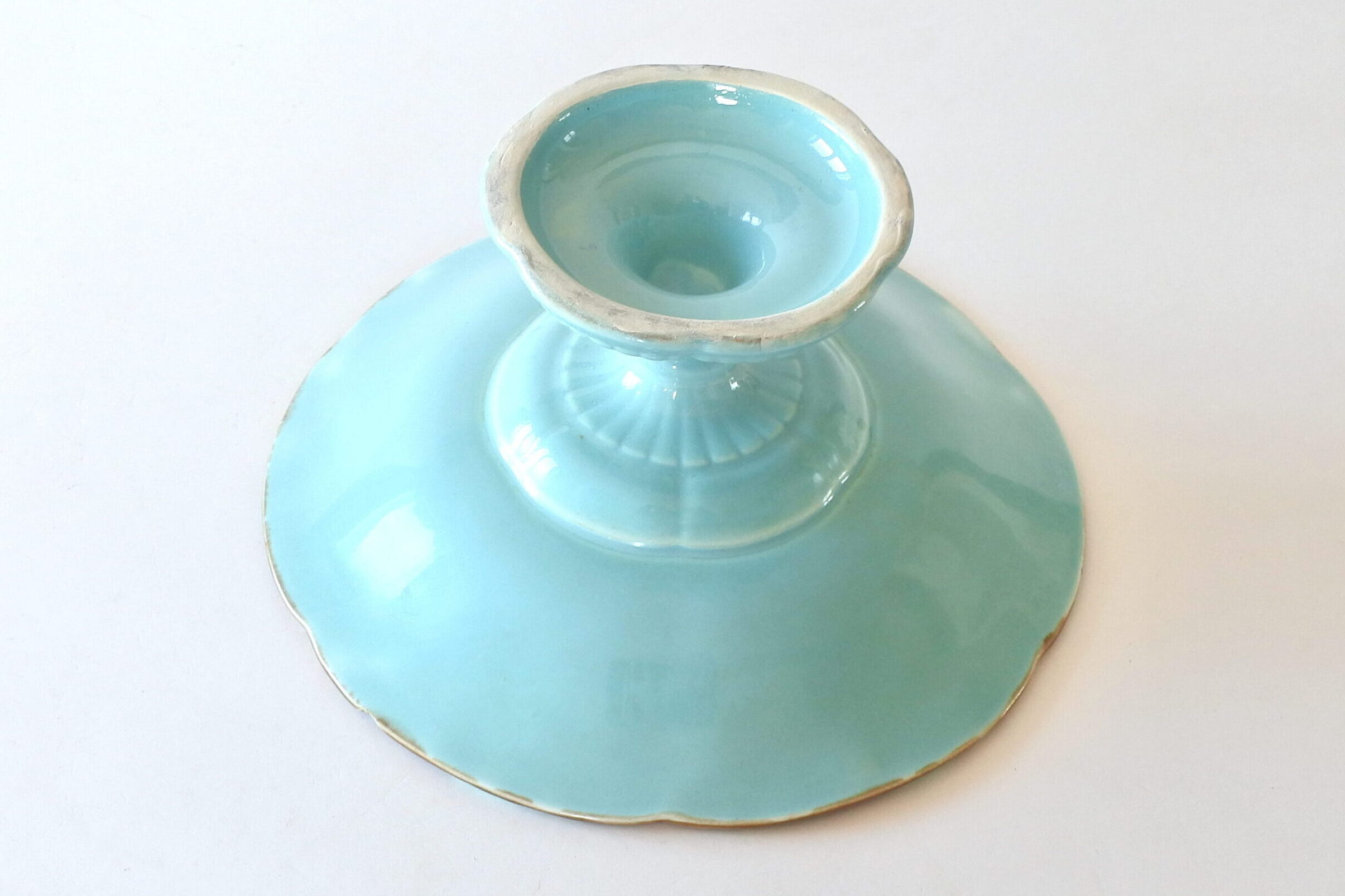 Alzatina in ceramica barbotine con fiori foglie e frutti di fragole - 4