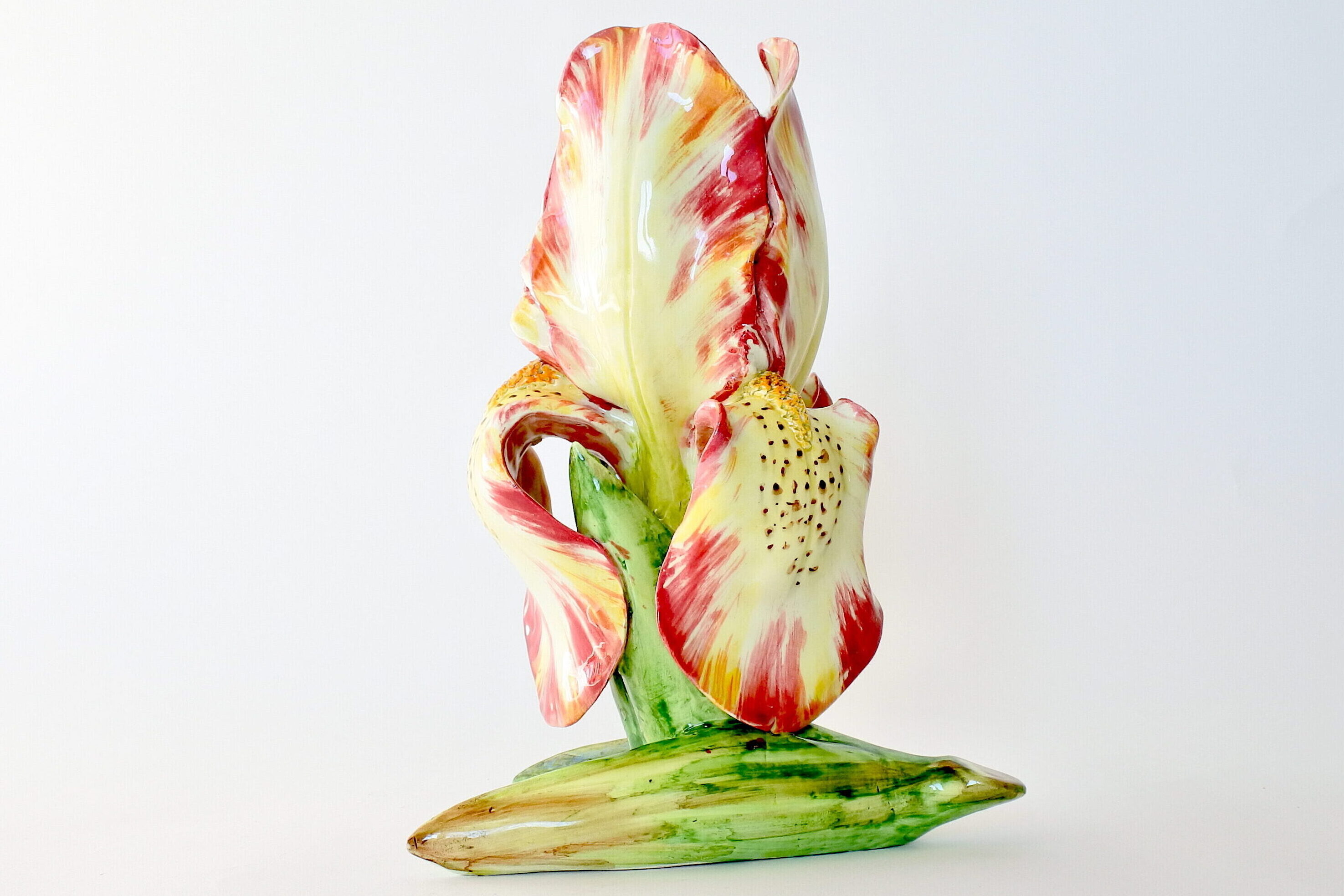 Vaso Massier in ceramica barbotine a forma di iris giallo e rosso - 2